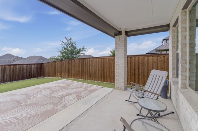 5545 Summit Creek Road, Fort Worth, TX 76126