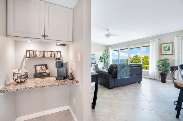 4013 CATALINA DRIVE 4013, Bradenton, FL 34210