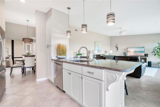 4013 CATALINA DRIVE 4013, Bradenton, FL 34210