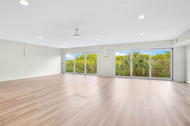 4013 CATALINA DRIVE 4013, Bradenton, FL 34210