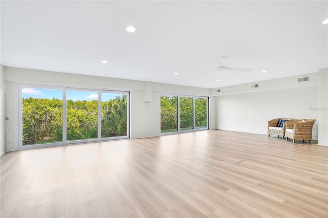 4013 CATALINA DRIVE 4013, Bradenton, FL 34210