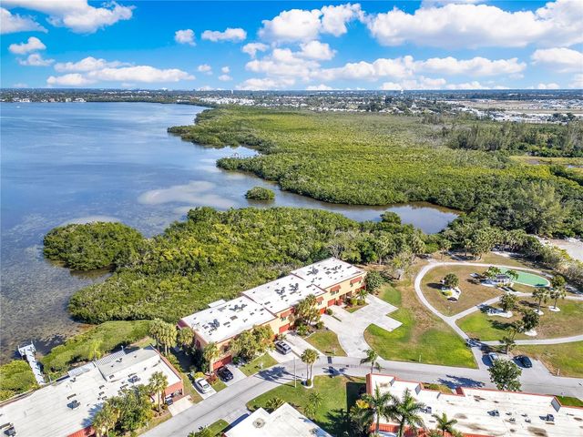 4013 CATALINA DRIVE 4013, Bradenton, FL 34210