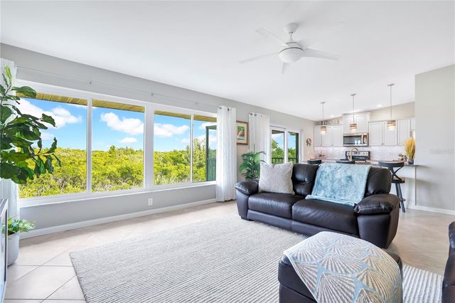 4013 CATALINA DRIVE 4013, Bradenton, FL 34210