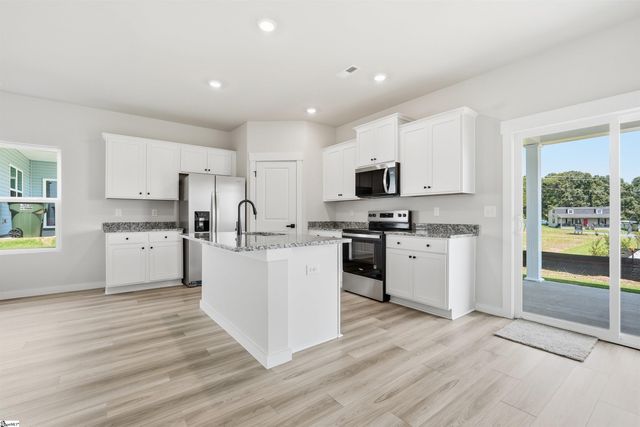419 West Claywalk Road, Woodruff, SC 29388
