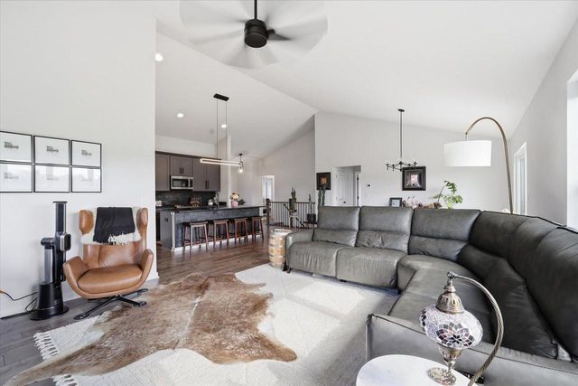 2938 Yahara DRIVE, Summit, WI 53066