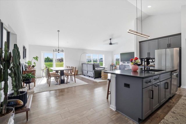 2938 Yahara DRIVE, Summit, WI 53066