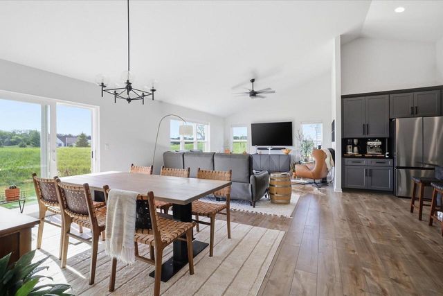 2938 Yahara DRIVE, Summit, WI 53066