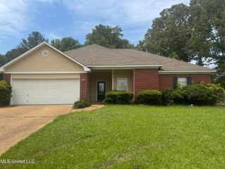 810 Meadow Way Cove, Byram, MS 39272