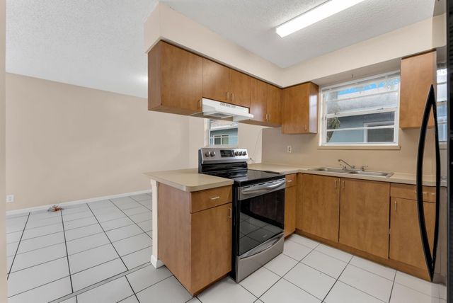 2444 Raleigh Street, Hollywood, FL 33020