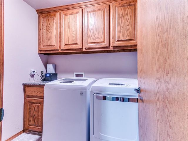 945 Fox Run Lane, Blanchard, OK 73010