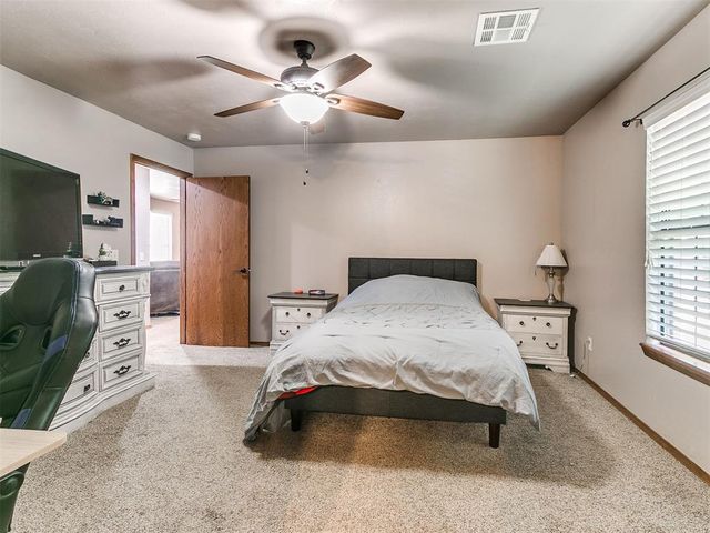 945 Fox Run Lane, Blanchard, OK 73010