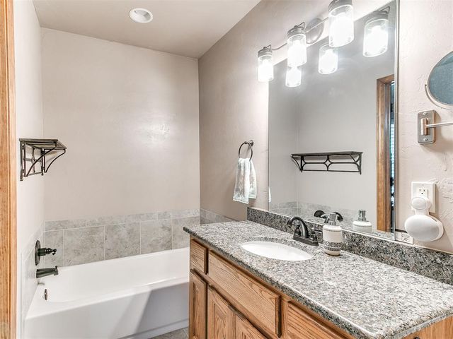 945 Fox Run Lane, Blanchard, OK 73010