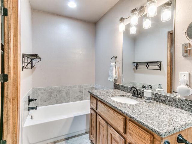 945 Fox Run Lane, Blanchard, OK 73010