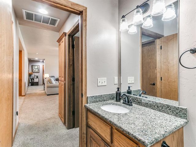 945 Fox Run Lane, Blanchard, OK 73010