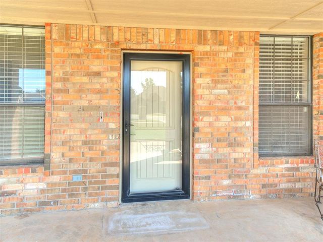 945 Fox Run Lane, Blanchard, OK 73010