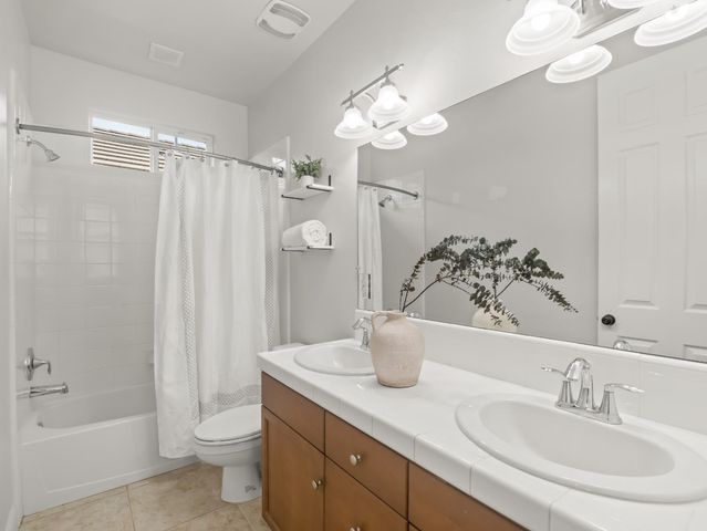 1970 N Langley, Clovis, CA 93619