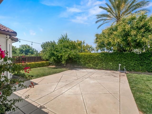 1970 N Langley, Clovis, CA 93619