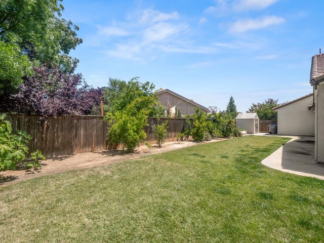 1970 N Langley, Clovis, CA 93619