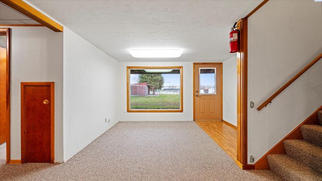 7715 W Dradie St, Pasco, WA 99301