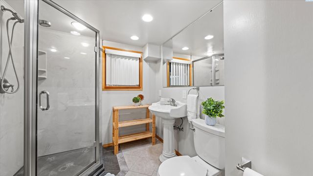 7715 W Dradie St, Pasco, WA 99301