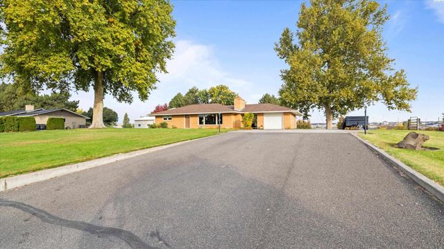 7715 W Dradie St, Pasco, WA 99301