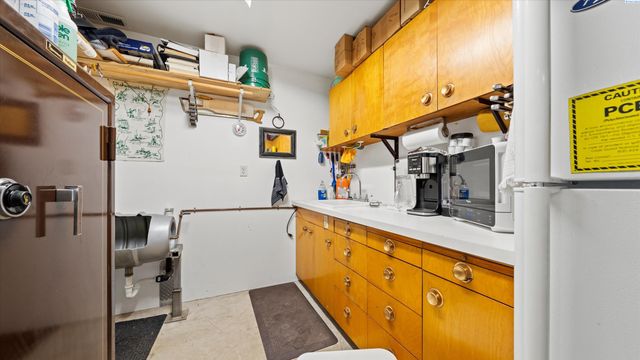 7715 W Dradie St, Pasco, WA 99301