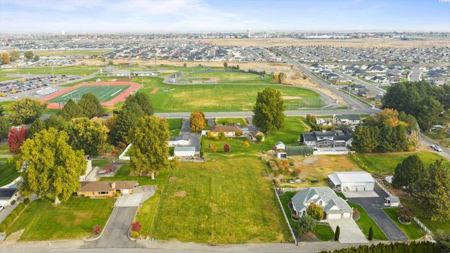 7715 W Dradie St, Pasco, WA 99301