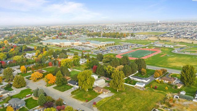 7715 W Dradie St, Pasco, WA 99301