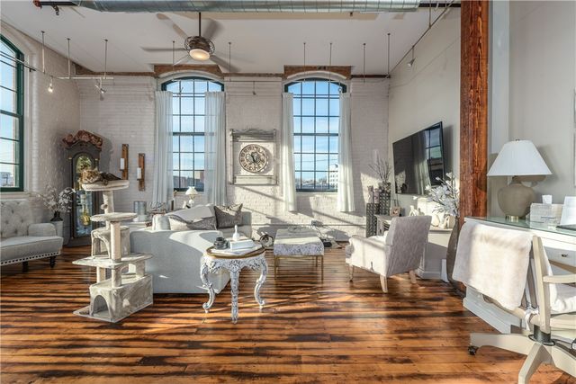 28 Bayley Street 301, Pawtucket, RI 02860