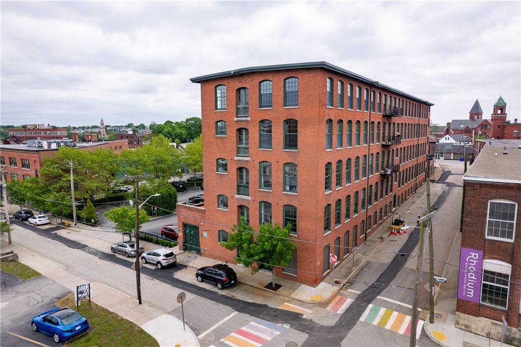 28 Bayley Street 301, Pawtucket, RI 02860