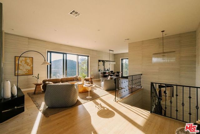 2591 Leicester Drive, Los Angeles, CA 90046
