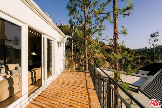 2591 Leicester Drive, Los Angeles, CA 90046