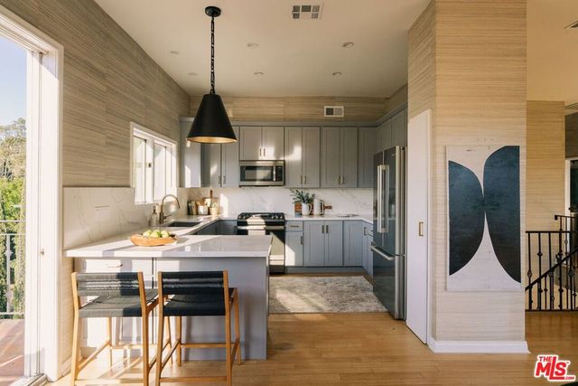2591 Leicester Drive, Los Angeles, CA 90046