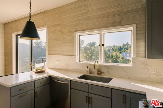 2591 Leicester Drive, Los Angeles, CA 90046