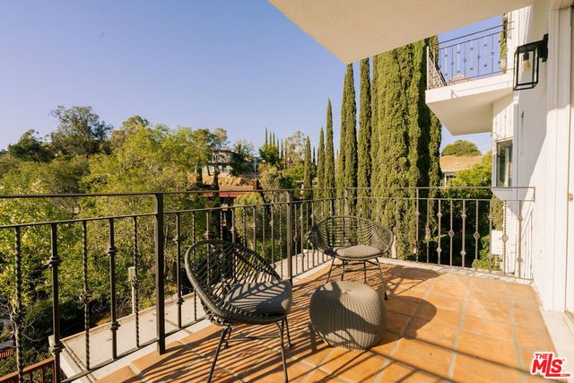2591 Leicester Drive, Los Angeles, CA 90046