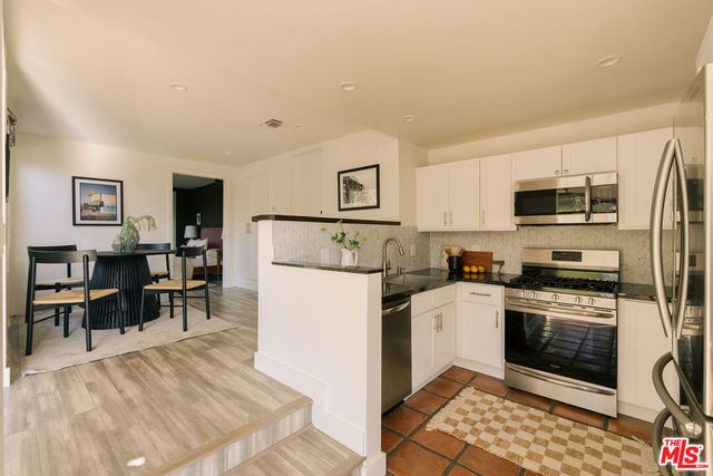 2591 Leicester Drive, Los Angeles, CA 90046
