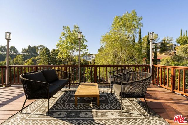 2591 Leicester Drive, Los Angeles, CA 90046