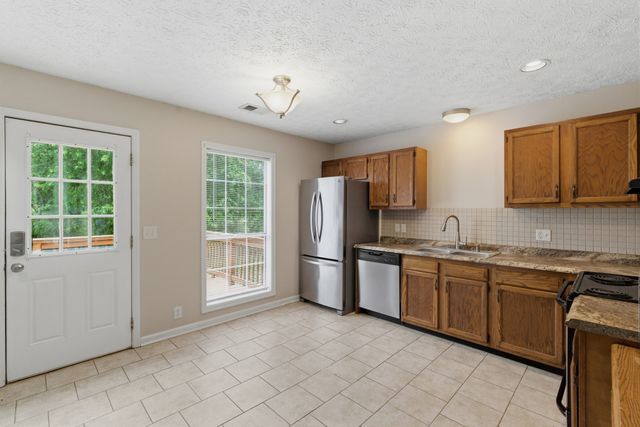 1019 Willowbank Dr, S, Ashland City, TN 37015