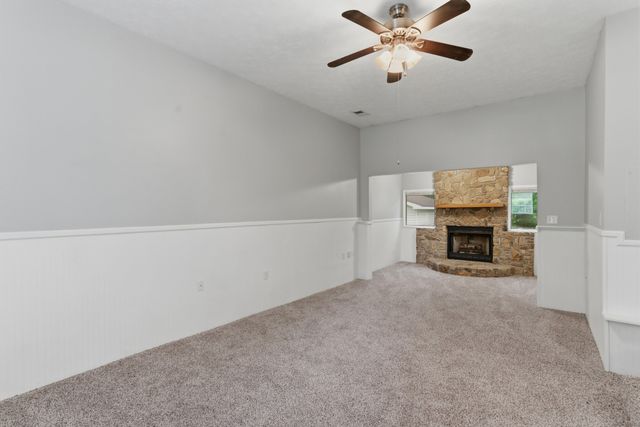 1019 Willowbank Dr, S, Ashland City, TN 37015