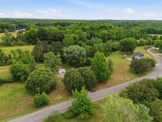 1019 Willowbank Dr, S, Ashland City, TN 37015