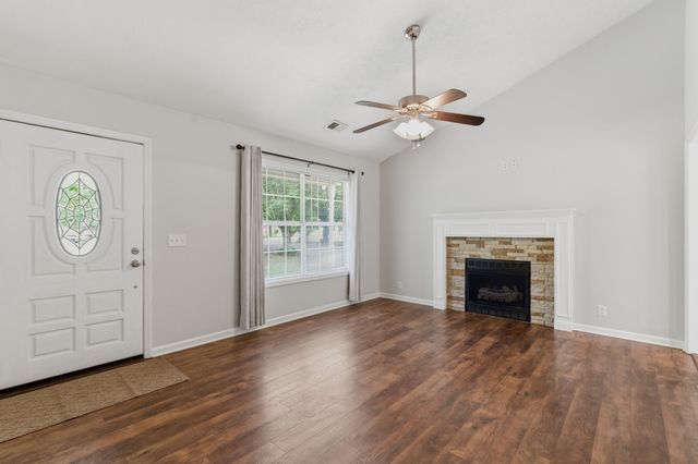 1019 Willowbank Dr, S, Ashland City, TN 37015