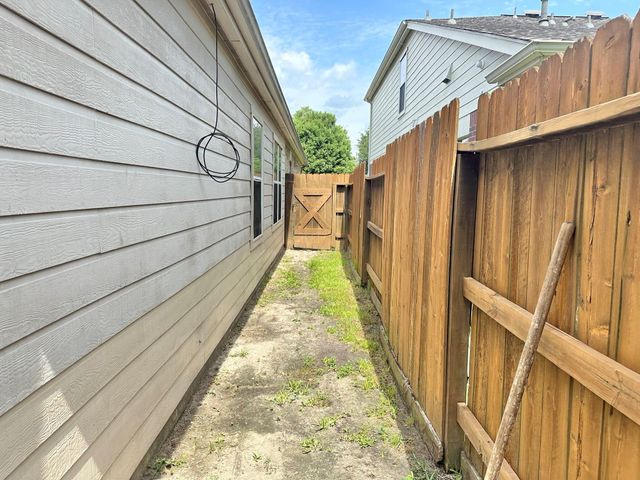 18214 Wren Dale Lane, Humble, TX 77346