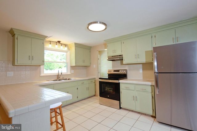 201 CRESCENT BLVD, Millville, NJ 08332