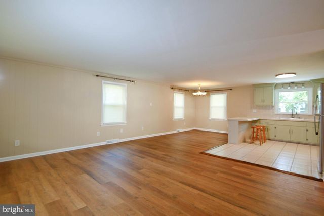 201 CRESCENT BLVD, Millville, NJ 08332