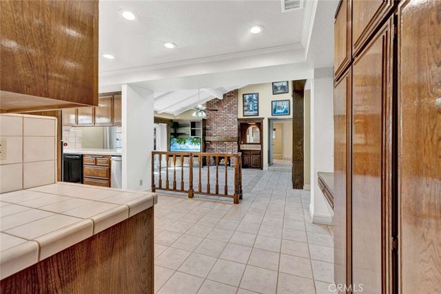 18886 Mount Walton Circle, Fountain Valley, CA 92708