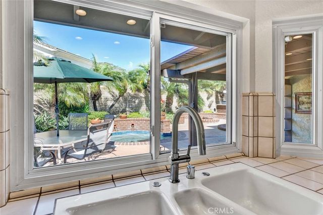 18886 Mount Walton Circle, Fountain Valley, CA 92708