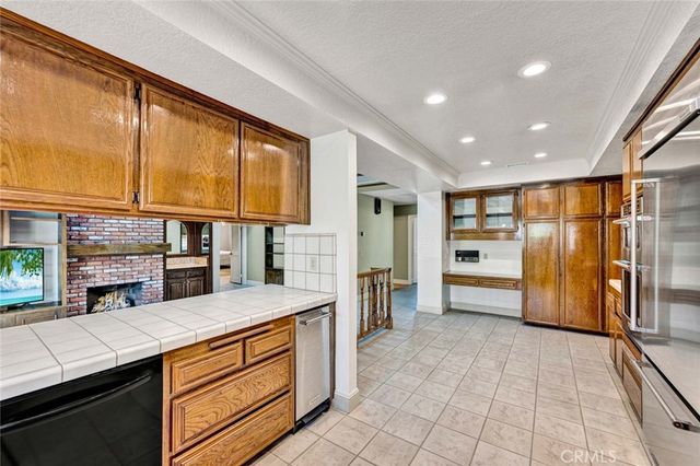 18886 Mount Walton Circle, Fountain Valley, CA 92708