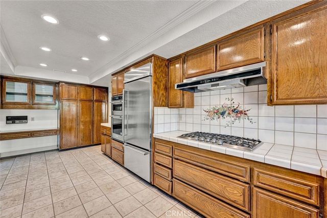 18886 Mount Walton Circle, Fountain Valley, CA 92708