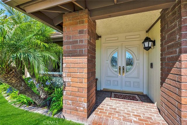 18886 Mount Walton Circle, Fountain Valley, CA 92708