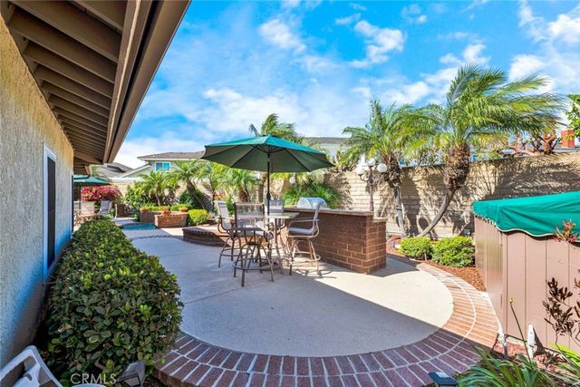 18886 Mount Walton Circle, Fountain Valley, CA 92708